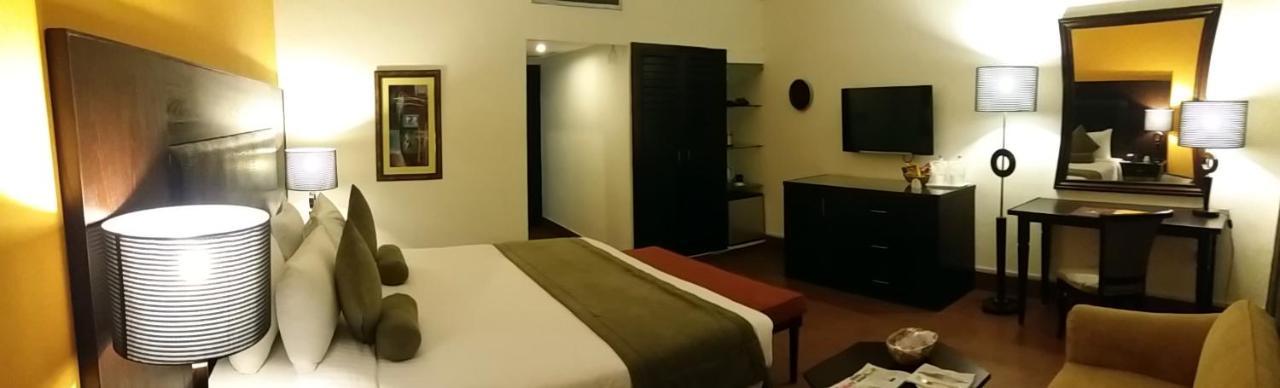 Smart Hotel Lahore Eksteriør billede