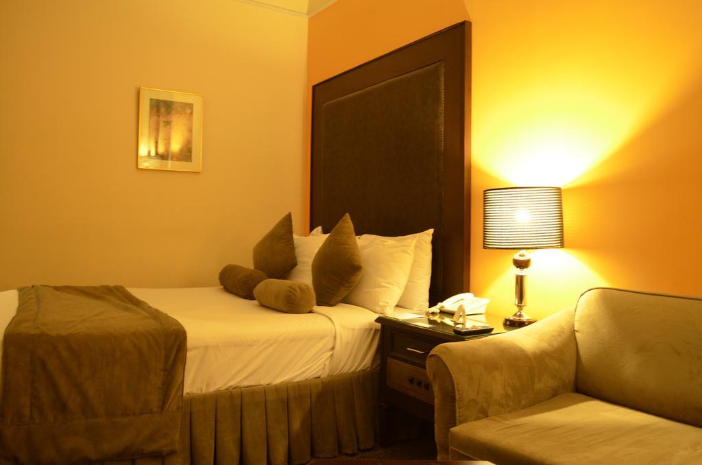 Smart Hotel Lahore Værelse billede