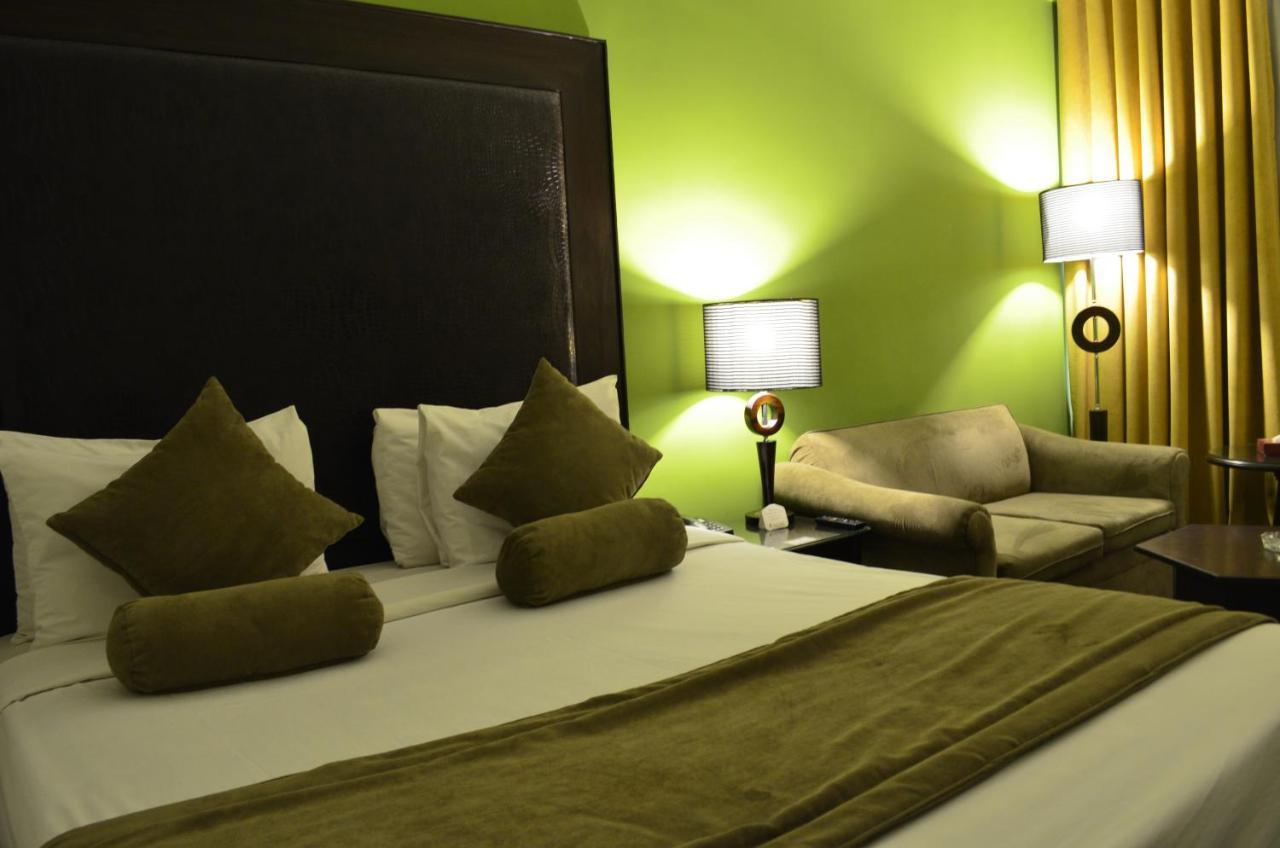 Smart Hotel Lahore Eksteriør billede