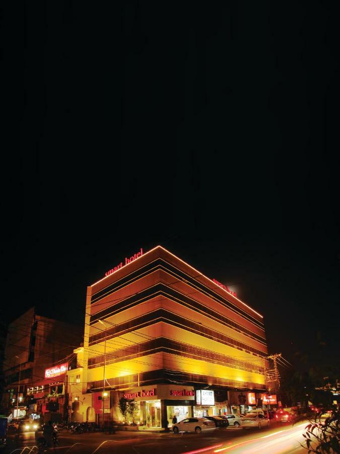 Smart Hotel Lahore Eksteriør billede