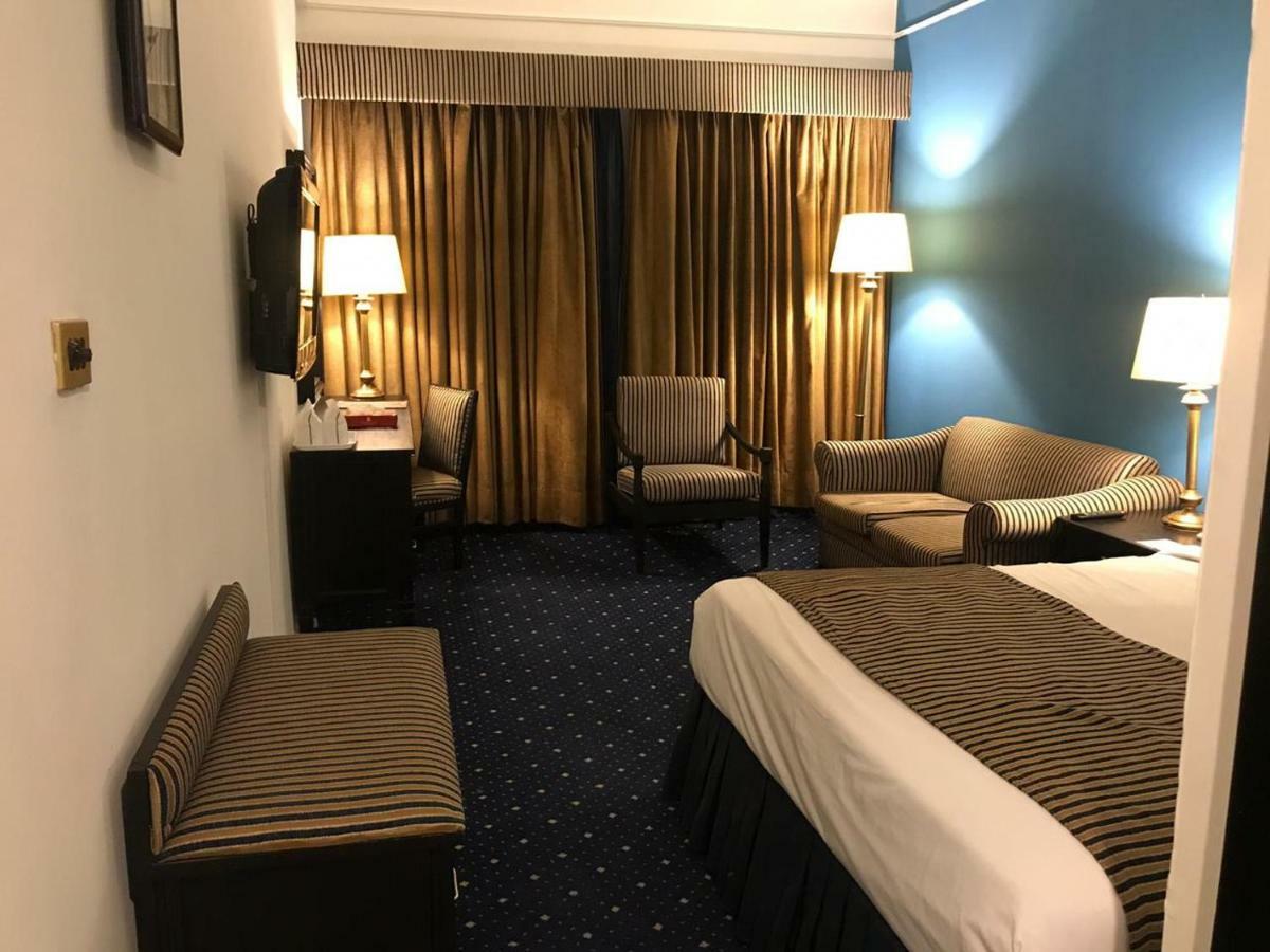 Smart Hotel Lahore Eksteriør billede